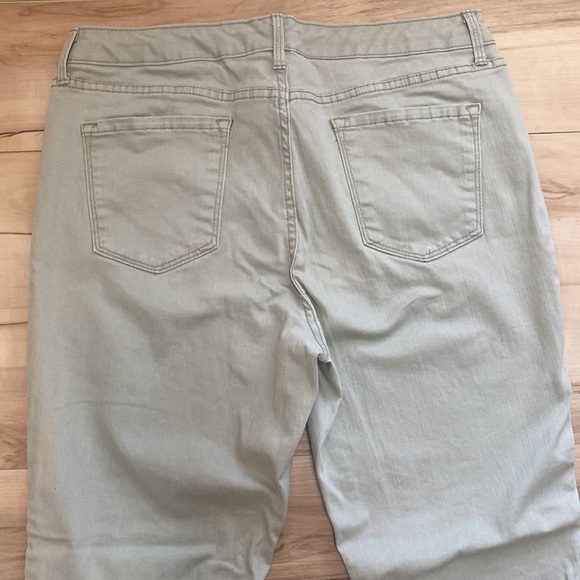 Nine West Jeans Womens Size 14. Gramercy Skinny Ankle with Raw Hems. - Picture 9 of 12